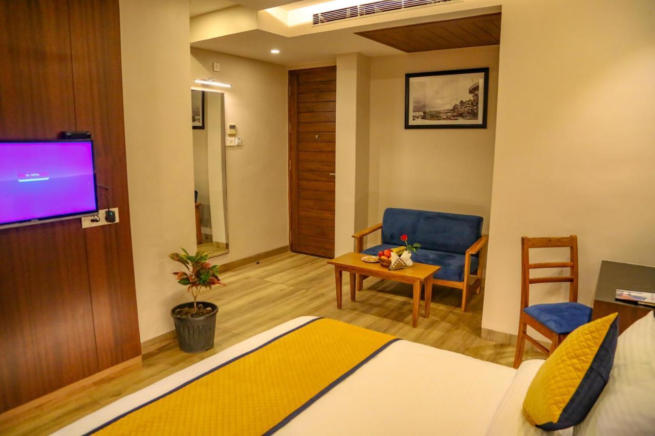 Four Leaf Hotel - Sapphire Blue, Varanasi Exterior photo