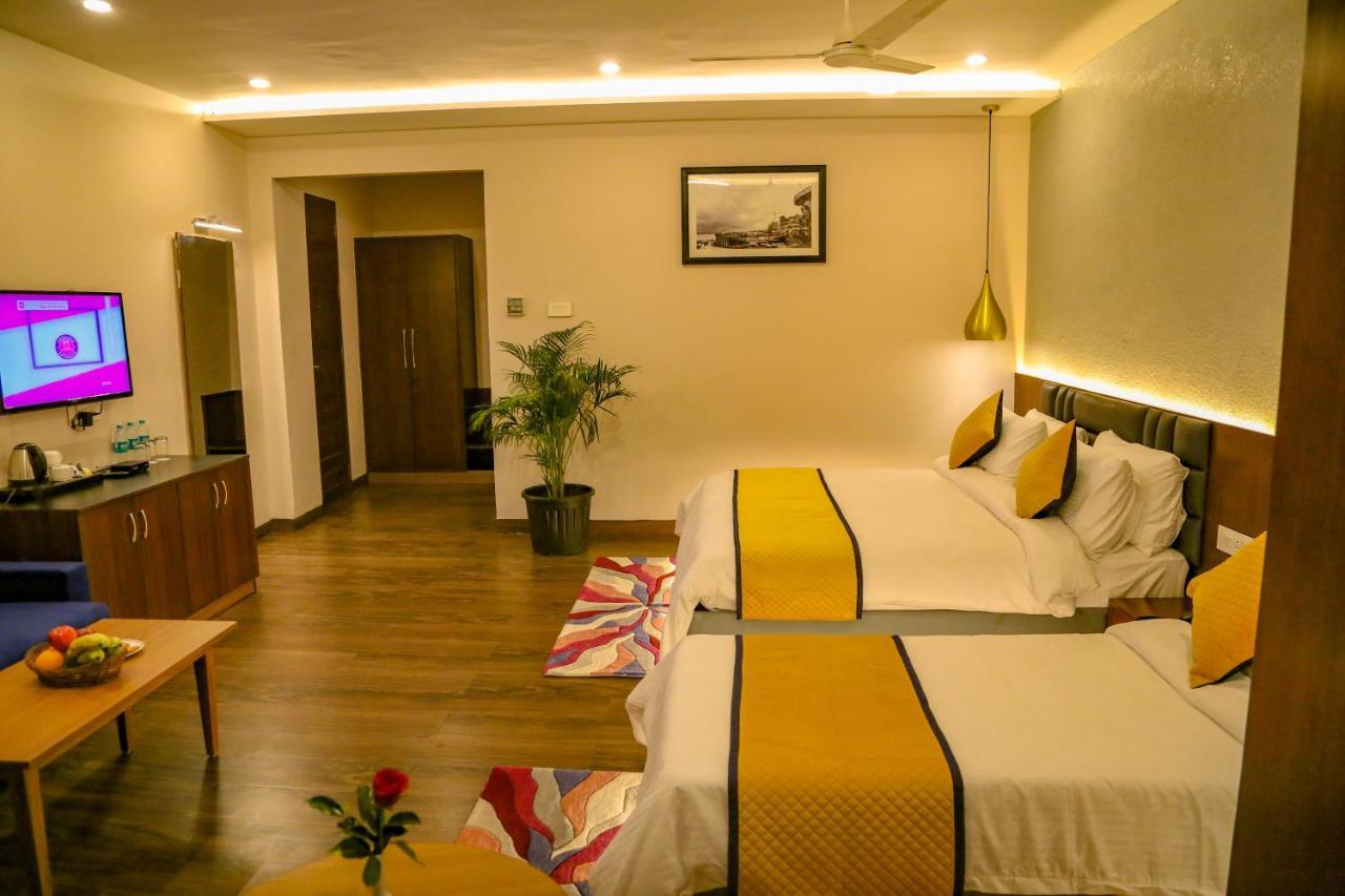 Four Leaf Hotel - Sapphire Blue, Varanasi Exterior photo