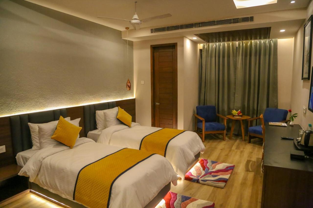 Four Leaf Hotel - Sapphire Blue, Varanasi Exterior photo