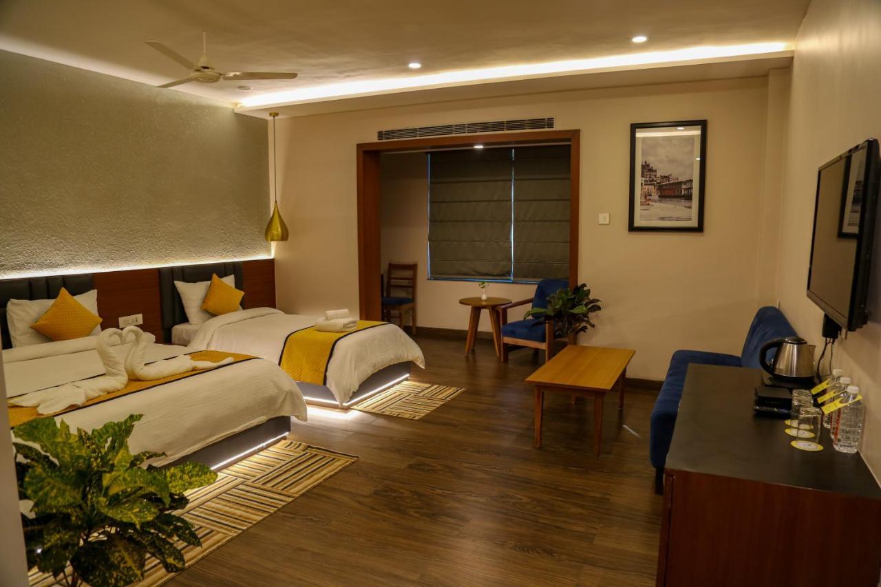 Four Leaf Hotel - Sapphire Blue, Varanasi Exterior photo