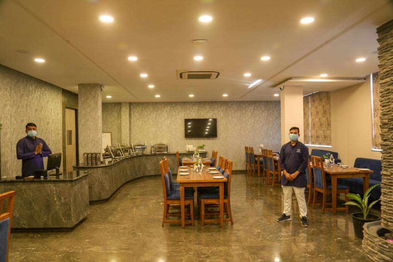 Four Leaf Hotel - Sapphire Blue, Varanasi Exterior photo