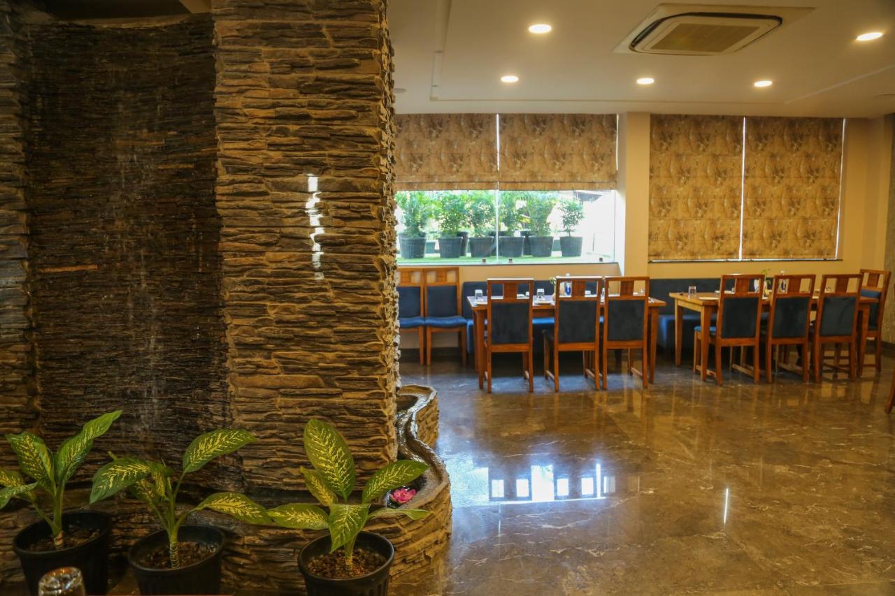 Four Leaf Hotel - Sapphire Blue, Varanasi Exterior photo